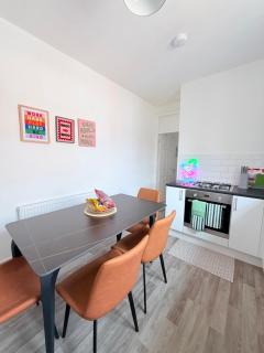 Luxury Group Stay Sleeping 7 Near Newcastle Centre - 7