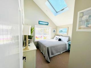 Walk to Beach, Harbor, Fire Pit, Outdoor Shower - 4