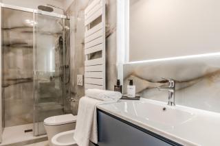 Rizzoli Luxury Towers View Apartment Bologna - 8
