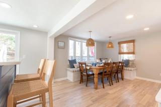 Stunning Home with Wet Bar Dog Welcome! - 3