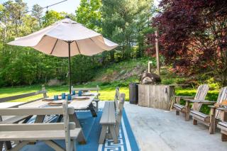 Stunning Home with Wet Bar Dog Welcome! - 8
