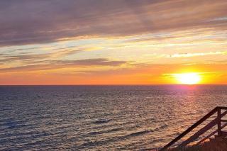 Relax on Lake Michigan at Reagan's Landing - 9