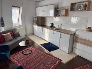 Ana's City Center Apartment - 5
