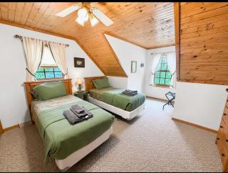 Luxury Log Home W Sandy Frontage Private Dock Year-Round trails - 1