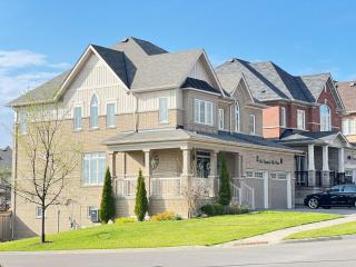 Relaxing 4-Bedroom Retreat in Bowmanville, Clarington - 8