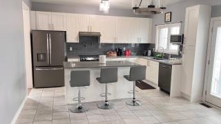 Relaxing 4-Bedroom Retreat in Bowmanville, Clarington - 9