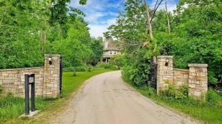 Evergreen Cottage 58Acre Farm Retreat w Pond - 3
