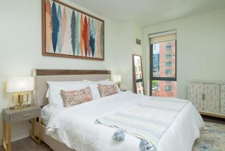 Central Condo Fenway near RedSox Green Line w Gym - 9