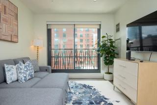 Central Condo Fenway near RedSox Green Line w Gym - 5