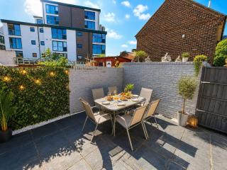 Poole Coastal House Sleeps 8 Near Sandbanks - 6