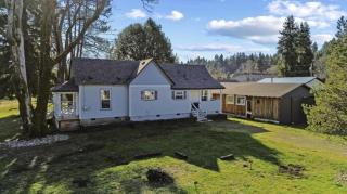 Bluish Country-Cabin - 0