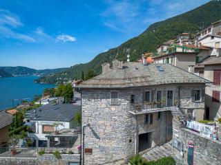 Piazzetta House Stunning Lake View Welcome Cocktail at Il Baretto - 8