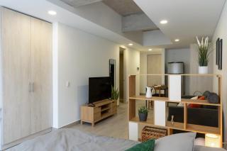 Cozy minimalist studio w/balcony in downtown - 1