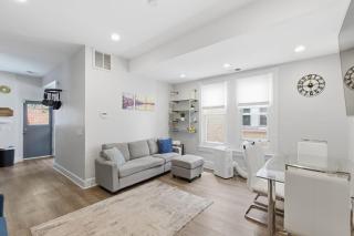 4 bdrm home in Columbia Heights NW DC sleeps 10 - 0