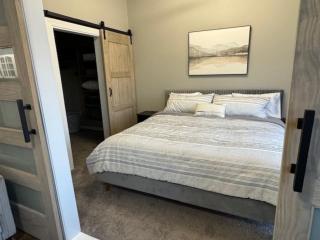 Peninsula Point Cozy Lakefront Condo 1BR 1BA - 9