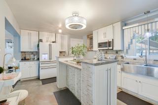 Near Parks & Eats! Elegant Southwest Chicago Home - 2