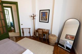 Classic apartment in the downtown area with high ceilings - 8