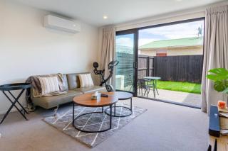 City Escape 2BR Home - Great Value & Walk to Stadium - 9
