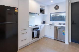 City Escape 2BR Home - Great Value & Walk to Stadium - 8