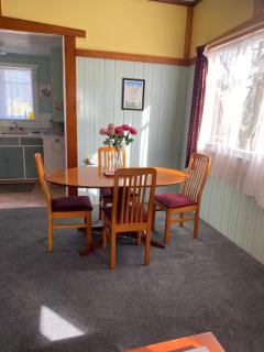Waitomo Farmstay - Rimu Cottage 2 - 1