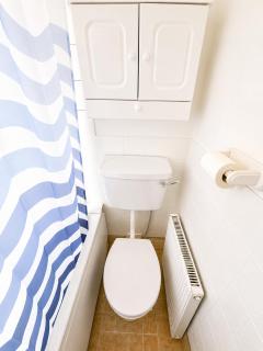 Cosy 4BR Home Private Parking 10 Mins To Universal Studio Site Sleeps 7 - 4