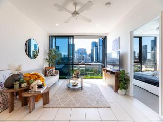 Panoramic Skyline Apartment - Walk to South Bank - 9