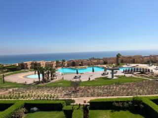 Sea & Pool View Chalet in Telal Sokhna - 0