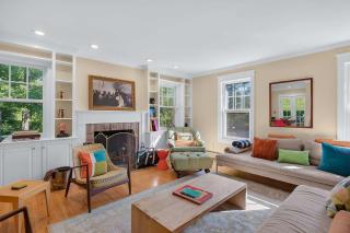 Classic Stockbridge Cottage - 9