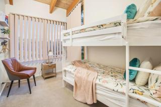 Stylish Retreat Family House 5BRM Wheelers Hill - 7