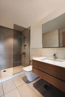 Elegant Waterfront 1BR Marina Views - 2