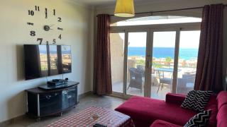 Sea & Pool View Chalet in Telal Sokhna - 8