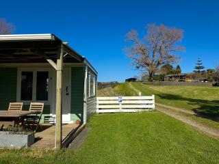 The Hilltop Farm Cabin Retreat - 2
