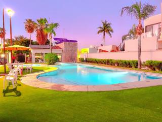 Home for groups or family, Pool, near Hermosillo Airport - 0