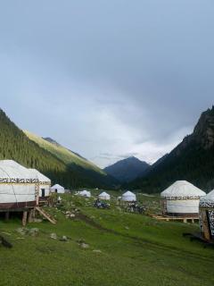 Kerben Yurt Camp Arashan - 3
