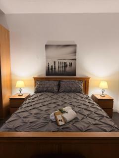 Cosy & Modern 2 Bedroom Apartment - 8
