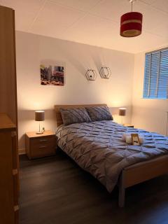 Cosy & Modern 2 Bedroom Apartment - 4
