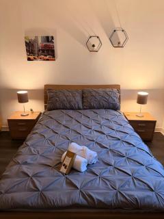 Cosy & Modern 2 Bedroom Apartment - 2