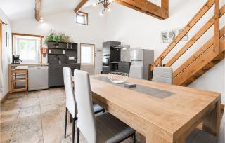 2 Bedroom Amazing Home In Saint-Germain-Du-Pert - 4