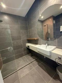 QQQ hotel type room Empire Damansara - 8
