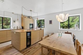 Gemoderniseerd 70S Zomerhuis In Bos Bij Strand - 1