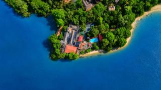 Centauria Lake Resort - 9