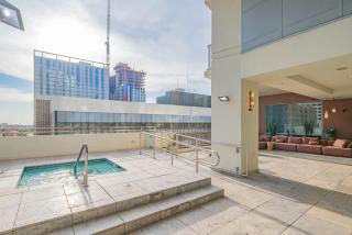 Upscale PHX Stay Pool Gym Balcony WD Parking - 4