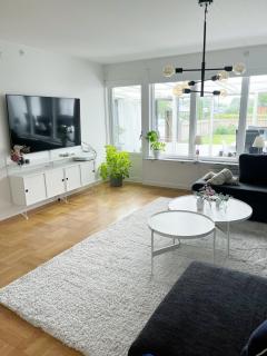 Bright house close to the beach, city center and free parking - 1