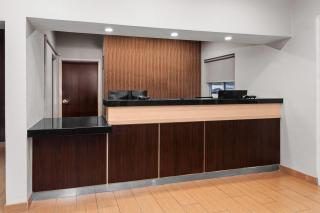 Wingate by Wyndham Oshkosh - 8