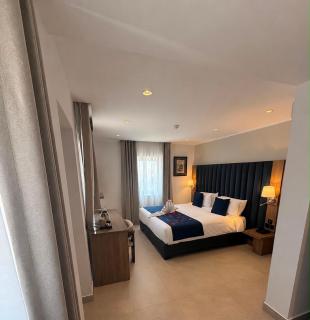 Grand Harbour Hotel - 8