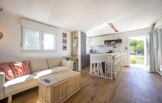 Beautiful Home In Zerava - 8