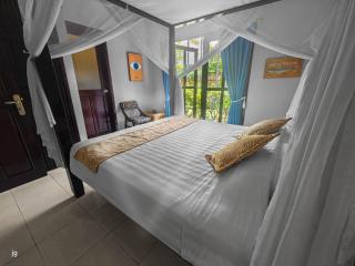 Villa Seaview- tranquil 3BR, beachfront, private pool - 1