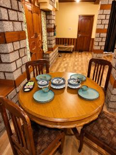 Snow Peaks & Valley Views, Pet-Friendly, Hallan - 1