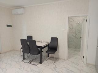 Apartments Domovik Кирила і Мефодія 11 1 - 3