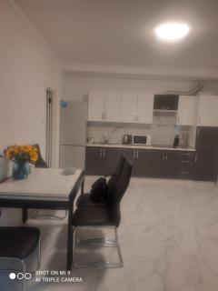 Apartments Domovik Кирила і Мефодія 11 1 - 1